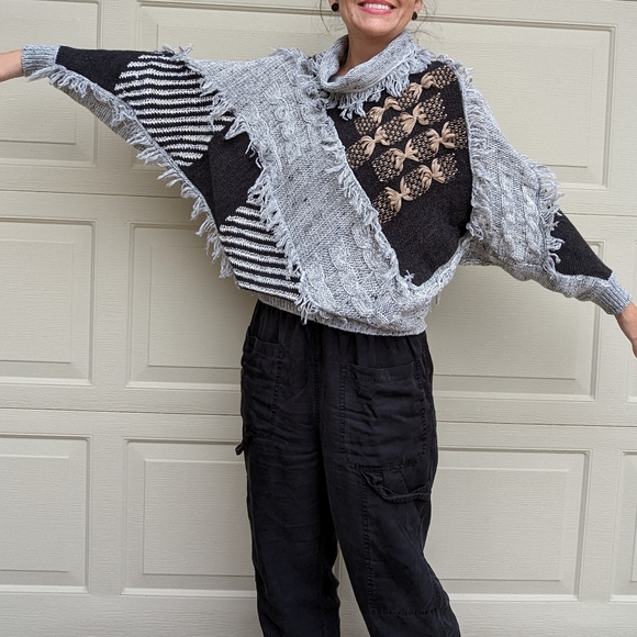 fun slouchy 1980's VINTAGE SWEATER S M (N9) - Picture 4 of 10